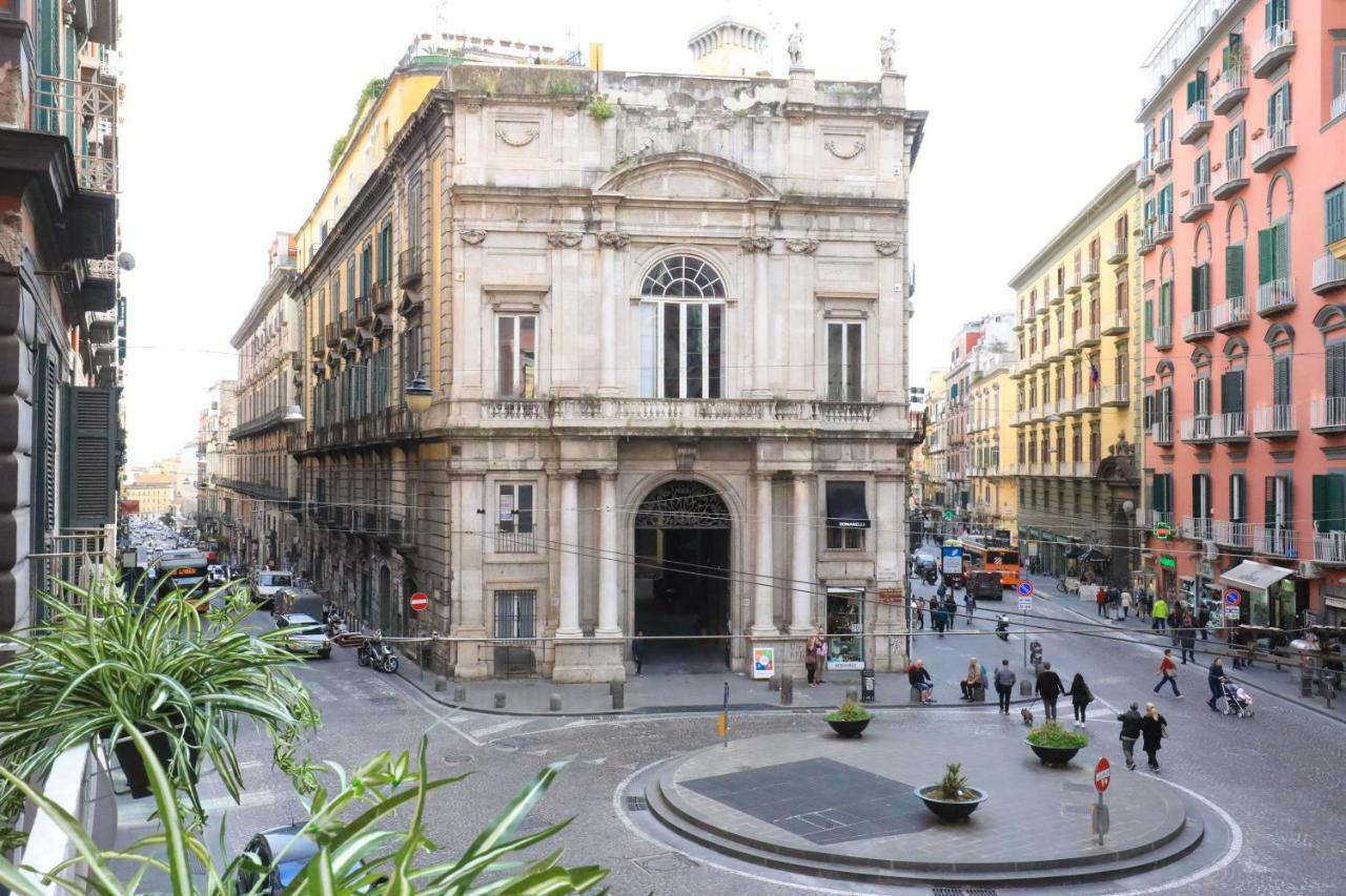 Toledo 16 Luxury Suites Neapel Exteriör bild